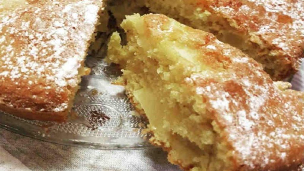 Gâteau aux pommes à la cannelle et au miel facile rapide et délicieux