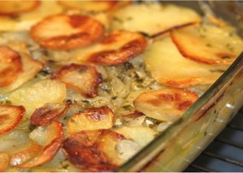 Pommes de terre au four aux oignons