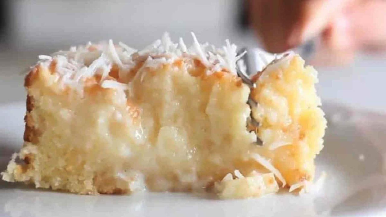 Gateau A La Noix De Coco Qui A Fait Le Tour Du Web Avec Un Minimum D Ingredients Recette Facile Gateau A La Noix De Coco Qui A Fait Le Tour Du Web Avec Un Minimum D Ingredients Recette Facile