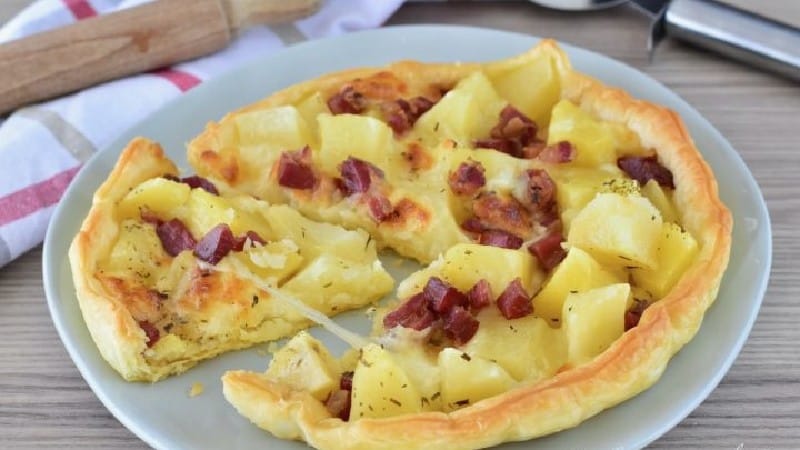 Pizza feuilletée aux pommes de terre