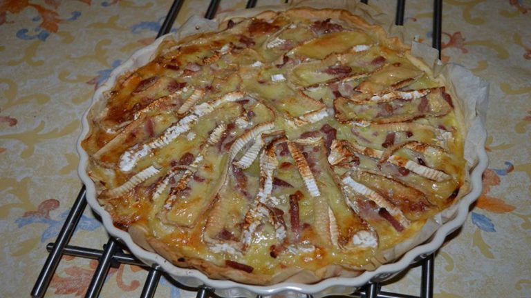 Tarte Au Camembert Et Aux Lardons : Simple Et Efficace ! - Astuces Au ...