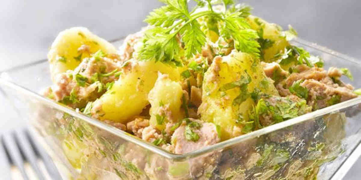 Salade de pommes de terre au thon en vinaigrette