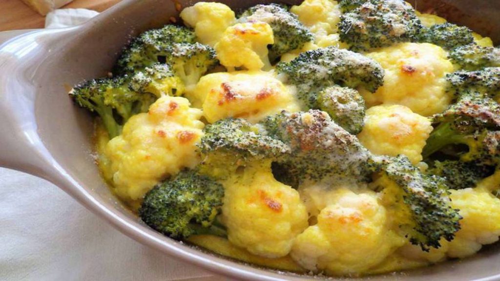 Gratin De Chou-fleur Et Brocoli Sauce Béchamel Au Curcuma: Un Vrai ...