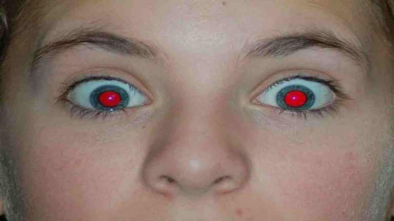 Voici Pourquoi Vous Avez Les Yeux Rouges Sur Les Photos ! - Astuces au ...